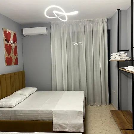 Super House 2 Blloku - 3 * Tirana