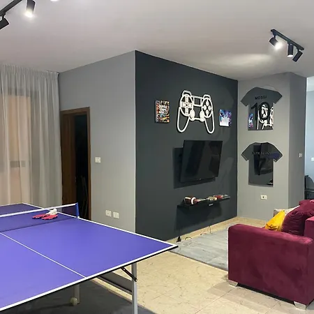 Super House 2 Blloku - 3 * Tirana