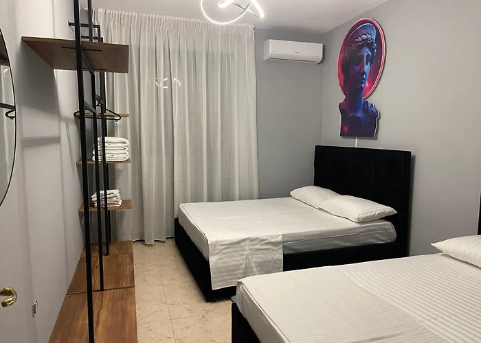 Super House 2 Blloku - 3 * Tirana