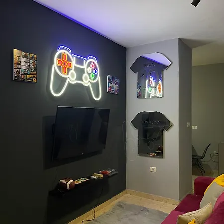 Apartment Super House 2 Blloku - 3 *