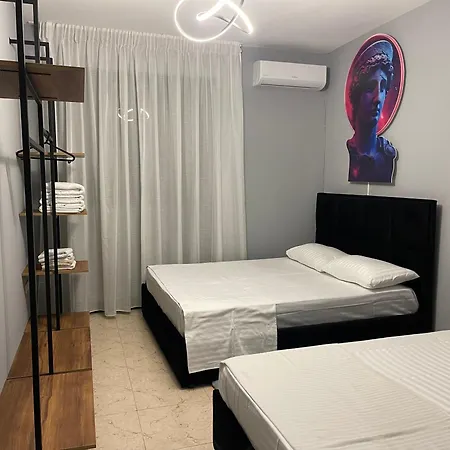 Super House 2 Blloku - 3 * Tirana