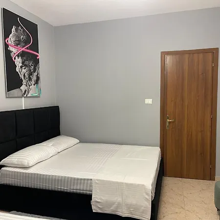 Super House 2 Blloku - 3 Tirana